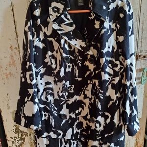 XL Inc black and white coat